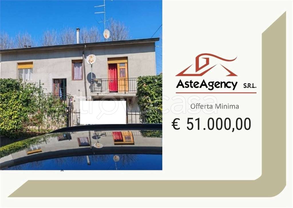 casa indipendente in vendita a Viadana