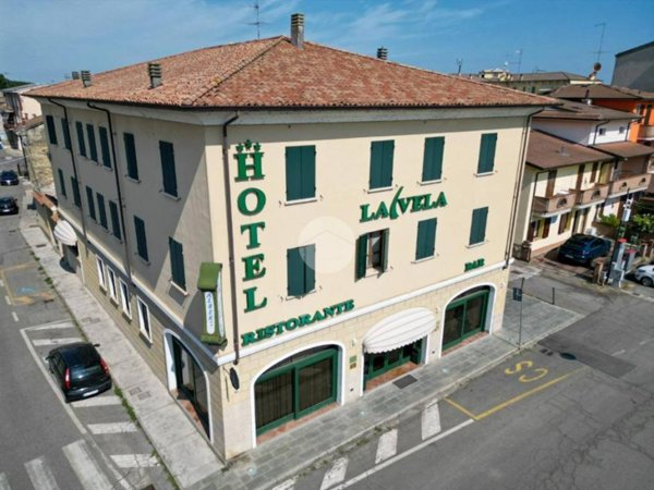 intera palazzina in vendita a Viadana