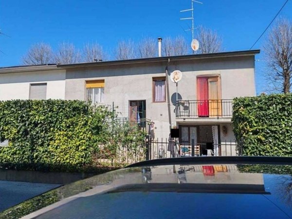 casa indipendente in vendita a Viadana