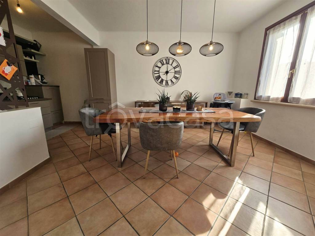 casa indipendente in vendita a Viadana in zona Cogozzo