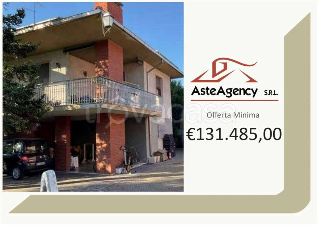 casa indipendente in vendita a Viadana