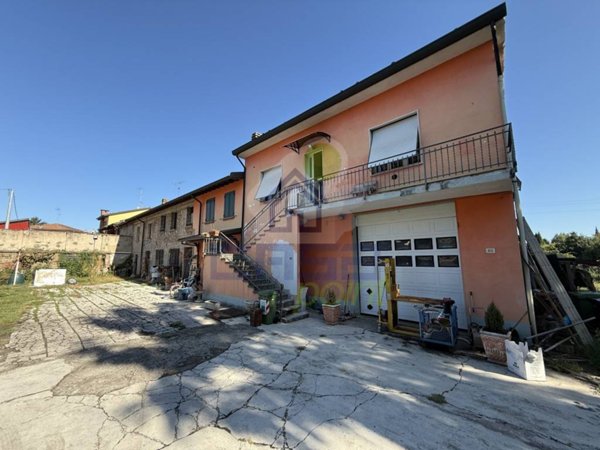 casa indipendente in vendita a Viadana