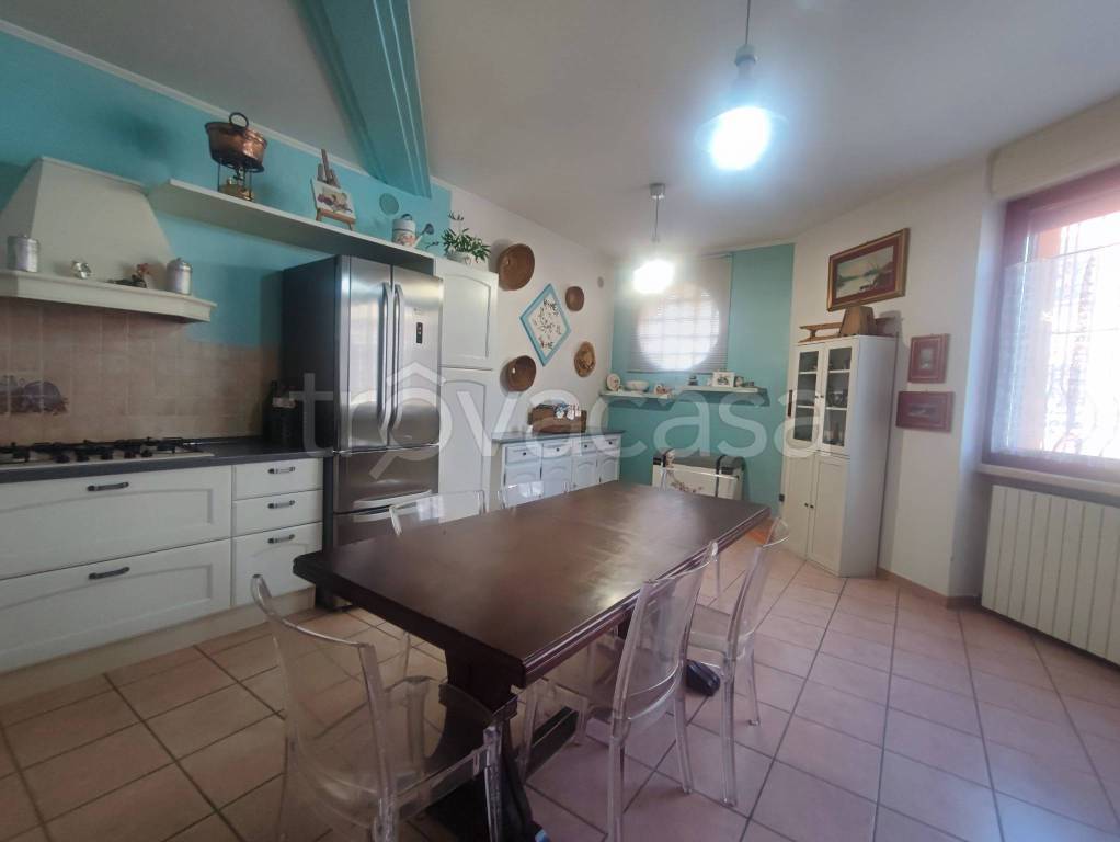 casa indipendente in vendita a Viadana