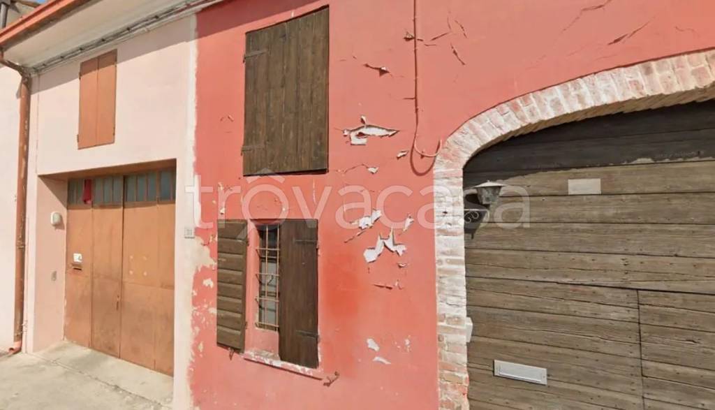 casa indipendente in vendita a Viadana