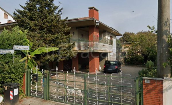 casa indipendente in vendita a Viadana