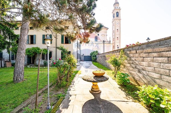 casa indipendente in vendita a Viadana