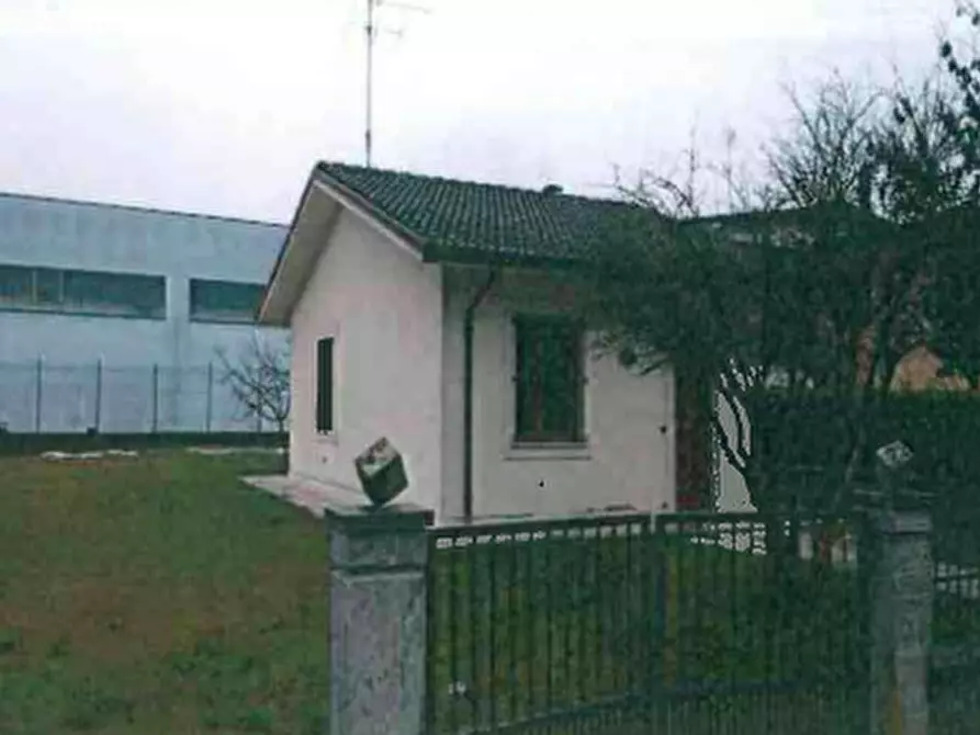 casa indipendente in vendita a Viadana
