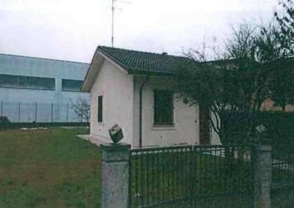 casa indipendente in vendita a Viadana