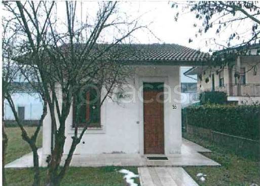 casa indipendente in vendita a Viadana