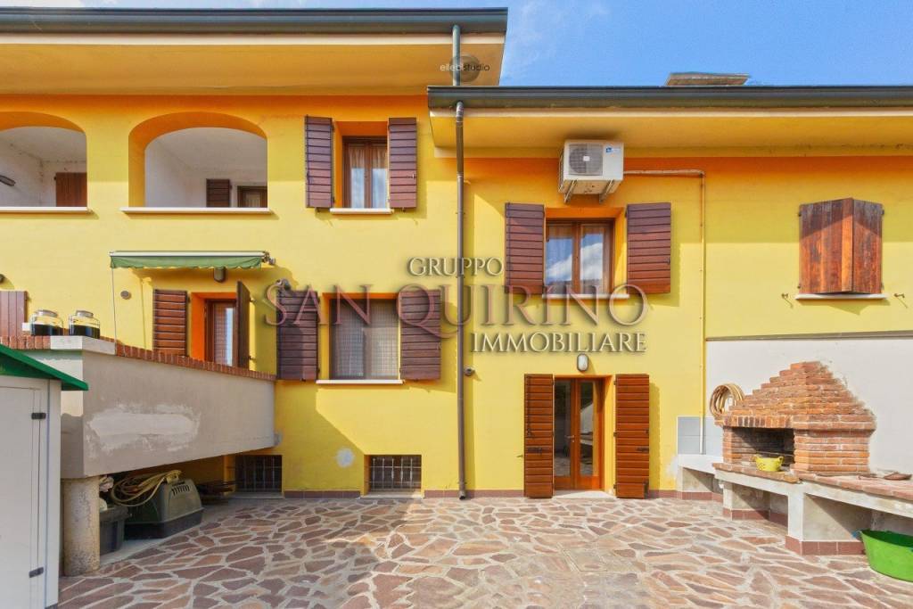 casa indipendente in vendita a Viadana in zona Cogozzo
