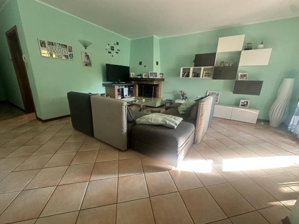 casa indipendente in vendita a Viadana