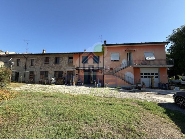 casa indipendente in vendita a Viadana in zona Cicognara