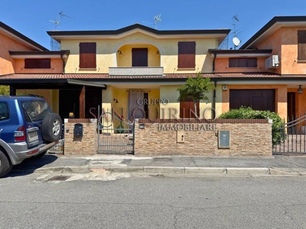 casa indipendente in vendita a Viadana