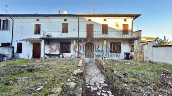 casa indipendente in vendita a Viadana in zona Cicognara
