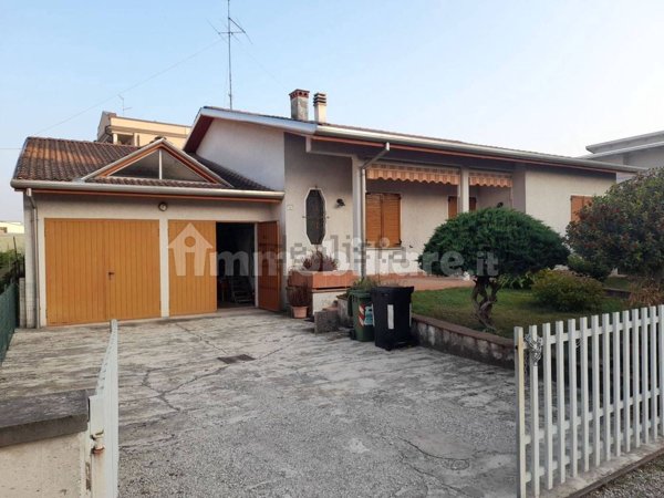 quadrivano in vendita a Viadana