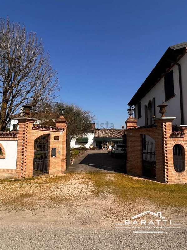 casa indipendente in vendita a Viadana