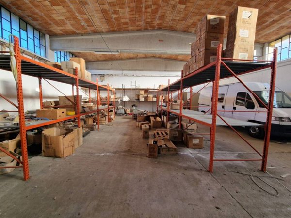 locale commerciale in vendita a Viadana in zona Cogozzo