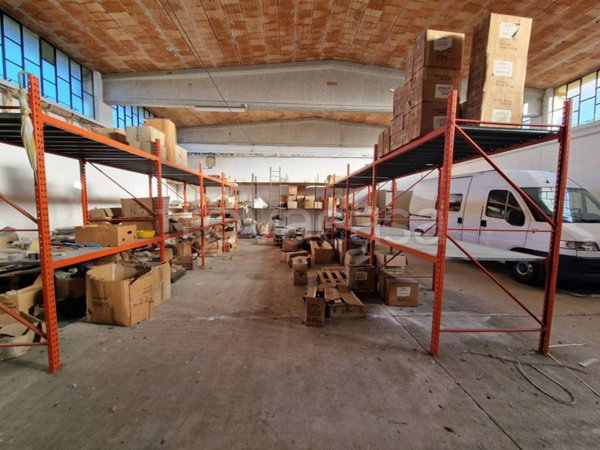 locale commerciale in vendita a Viadana in zona Cogozzo