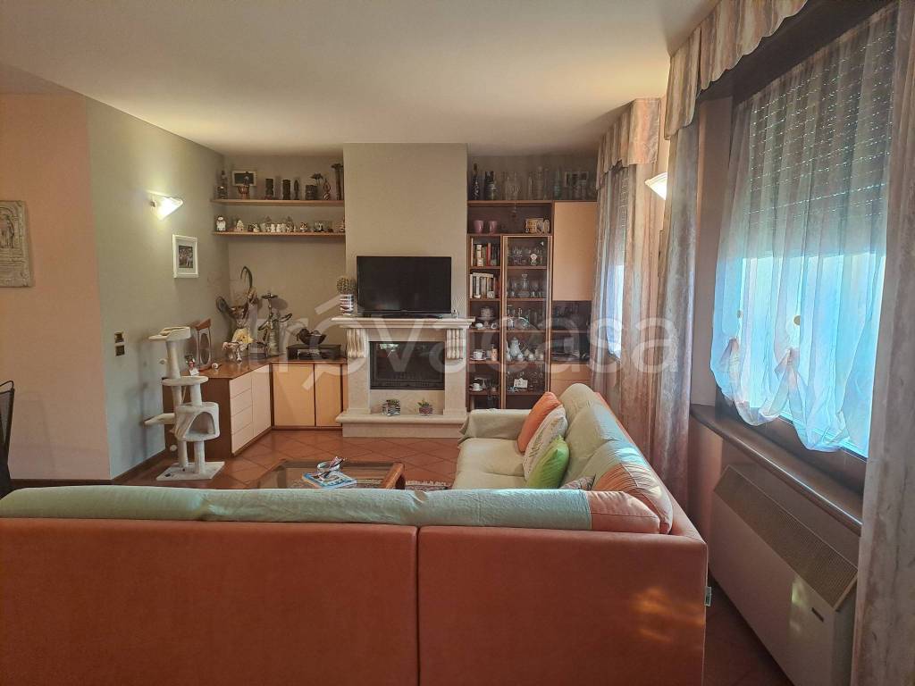 casa indipendente in vendita a Viadana