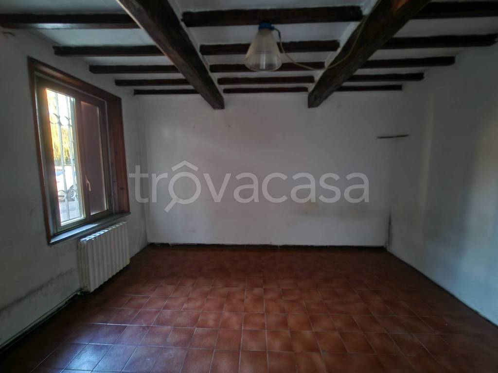 casa indipendente in vendita a Viadana in zona Buzzoletto