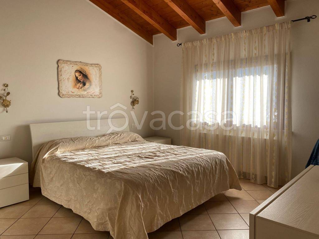 casa indipendente in vendita a Viadana in zona Salina