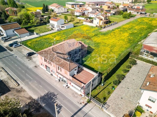 negozio in vendita a Viadana in zona Casaletto
