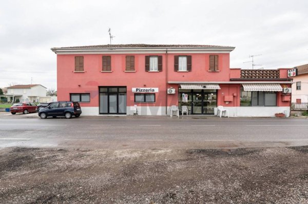 negozio in vendita a Viadana in zona Casaletto