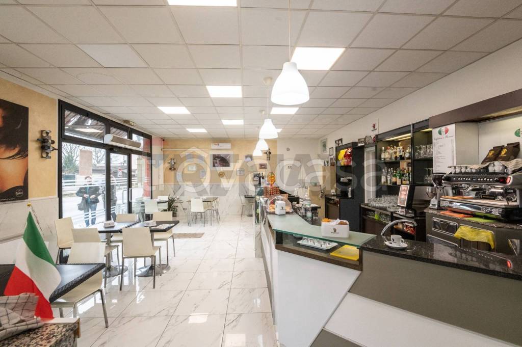 negozio in vendita a Viadana in zona Casaletto