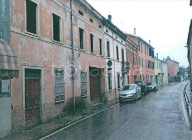 appartamento in vendita a Viadana in zona San Matteo