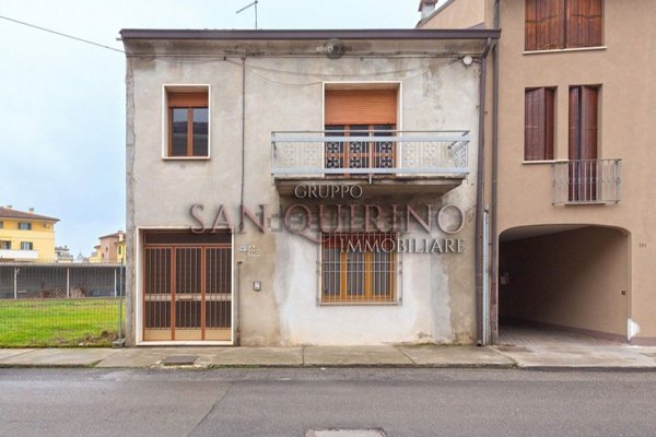 casa indipendente in vendita a Viadana