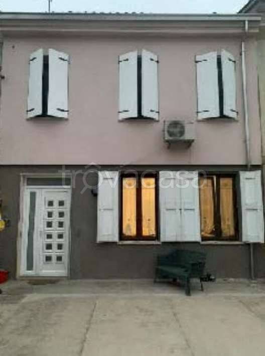 casa indipendente in vendita a Viadana in zona Cogozzo