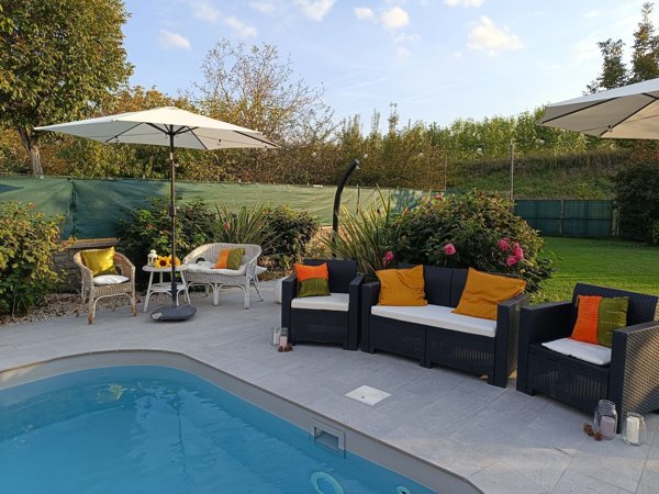 casa indipendente in vendita a Viadana in zona Cicognara