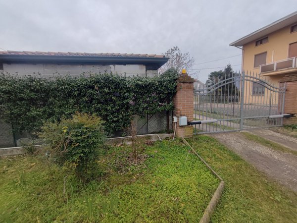 casa indipendente in vendita a Viadana