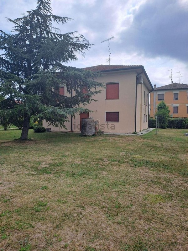 casa indipendente in vendita a Viadana in zona Cavallara