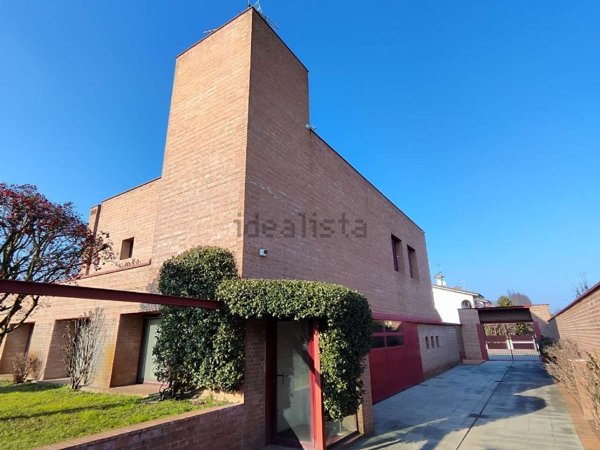 casa indipendente in vendita a Viadana