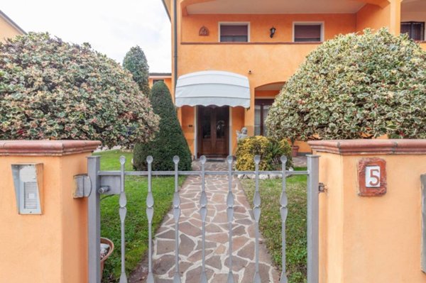 casa indipendente in vendita a Viadana