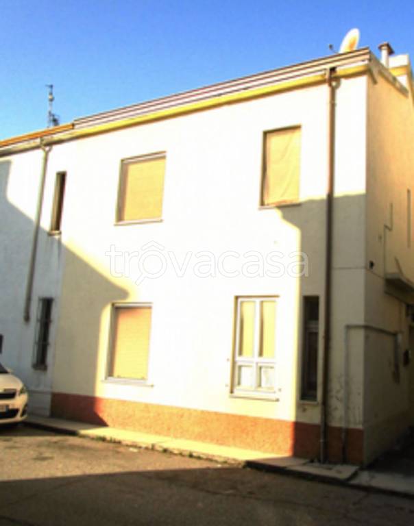 casa indipendente in vendita a Viadana