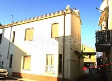 casa indipendente in vendita a Viadana