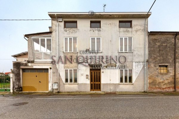 casa indipendente in vendita a Viadana in zona Bellaguarda