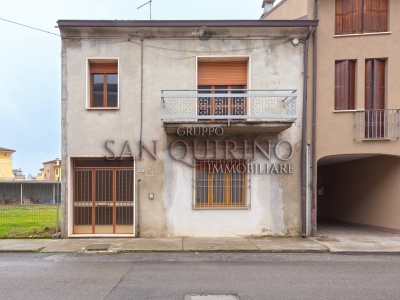 casa indipendente in vendita a Viadana