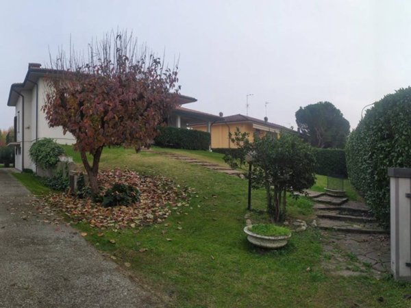 casa indipendente in vendita a Viadana