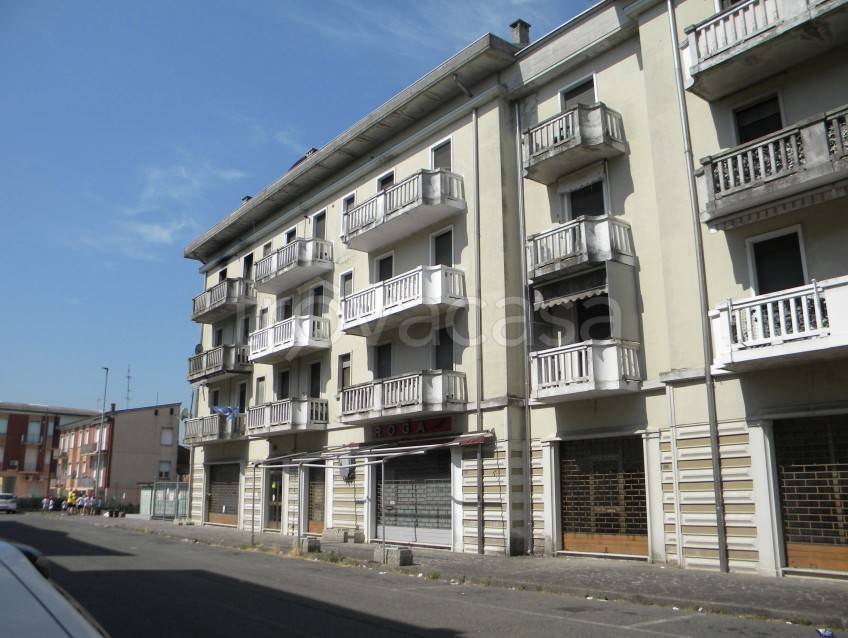 appartamento in vendita a Viadana in zona Cicognara