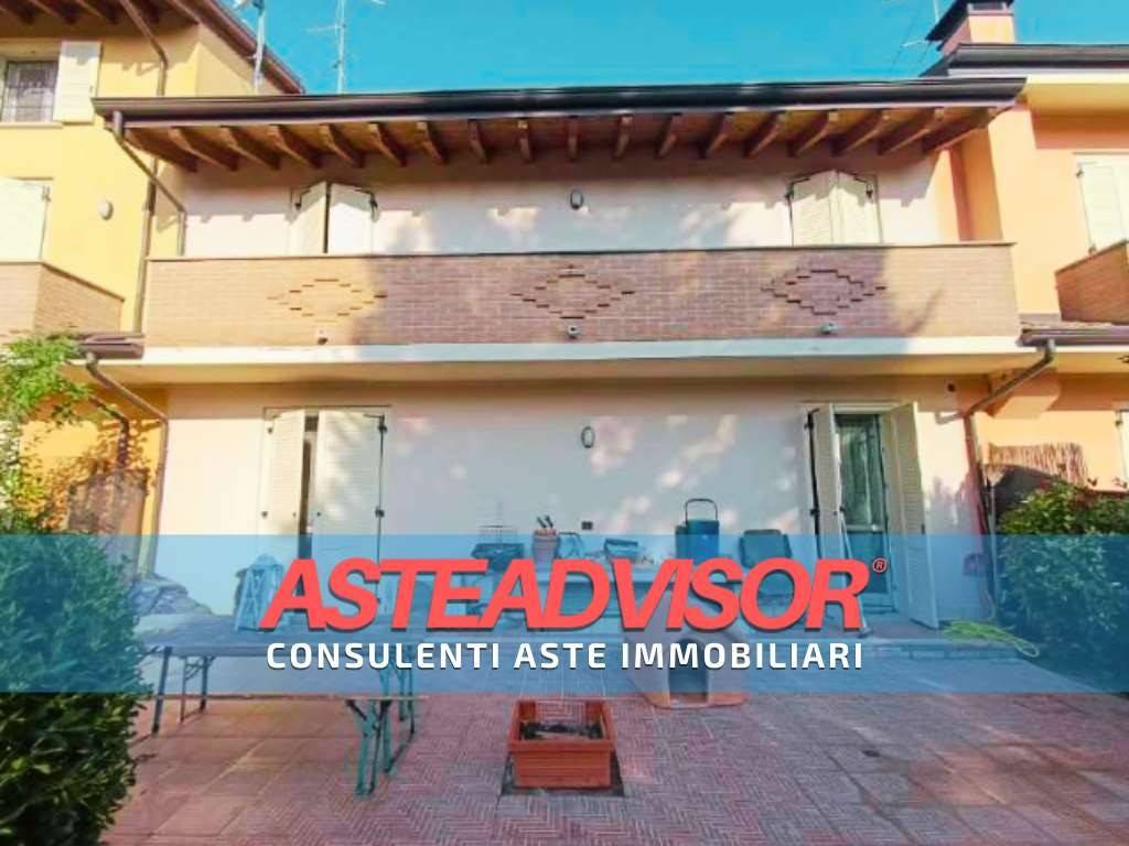 casa indipendente in vendita a Viadana