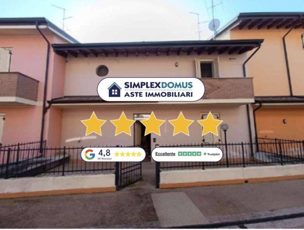 casa indipendente in vendita a Viadana