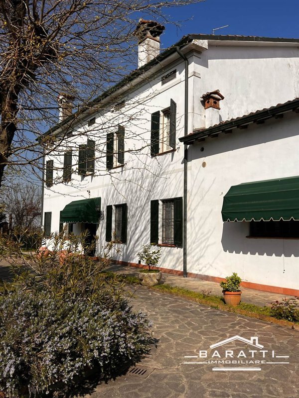 casa indipendente in vendita a Viadana