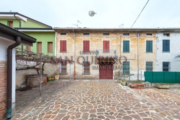 casa indipendente in vendita a Viadana