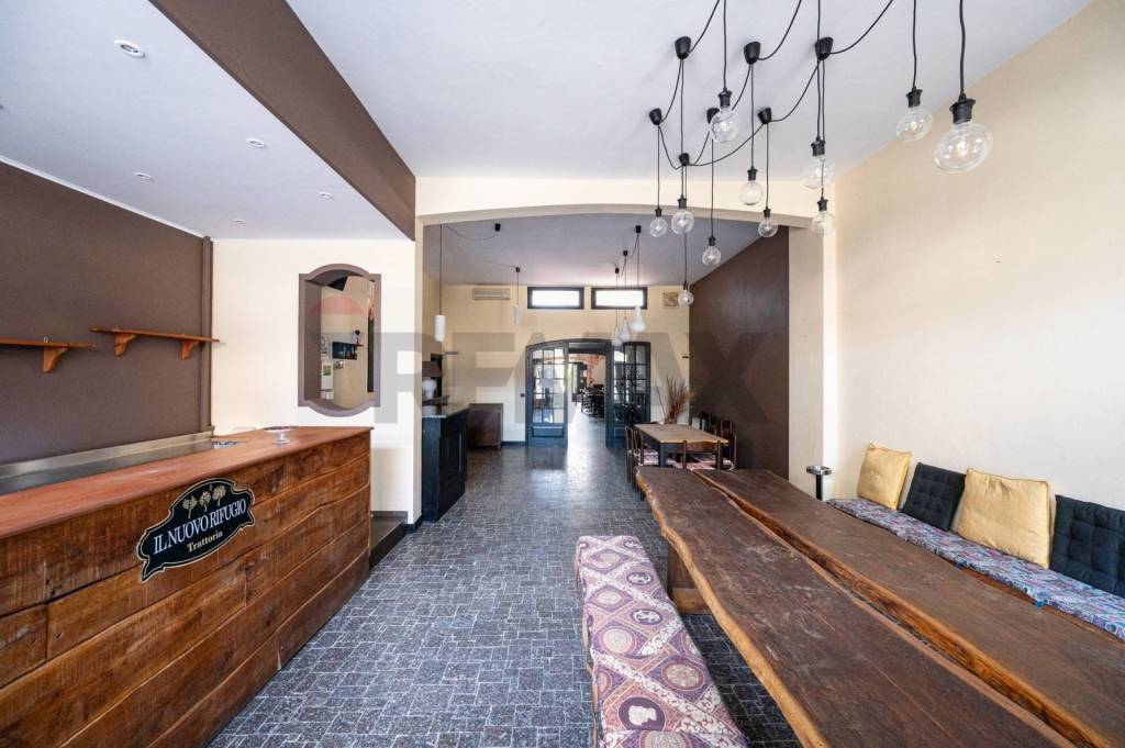 negozio in vendita a Viadana in zona Cicognara