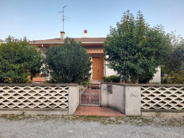 casa indipendente in vendita a Viadana