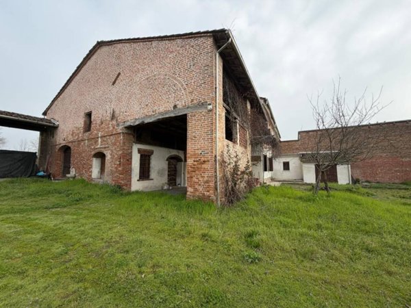 casa indipendente in vendita a Viadana