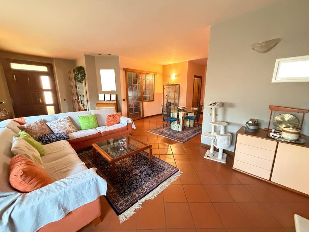 casa indipendente in vendita a Viadana